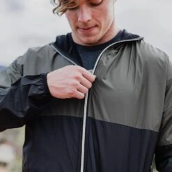 Grunt Style Windbreaker - Black & Olive