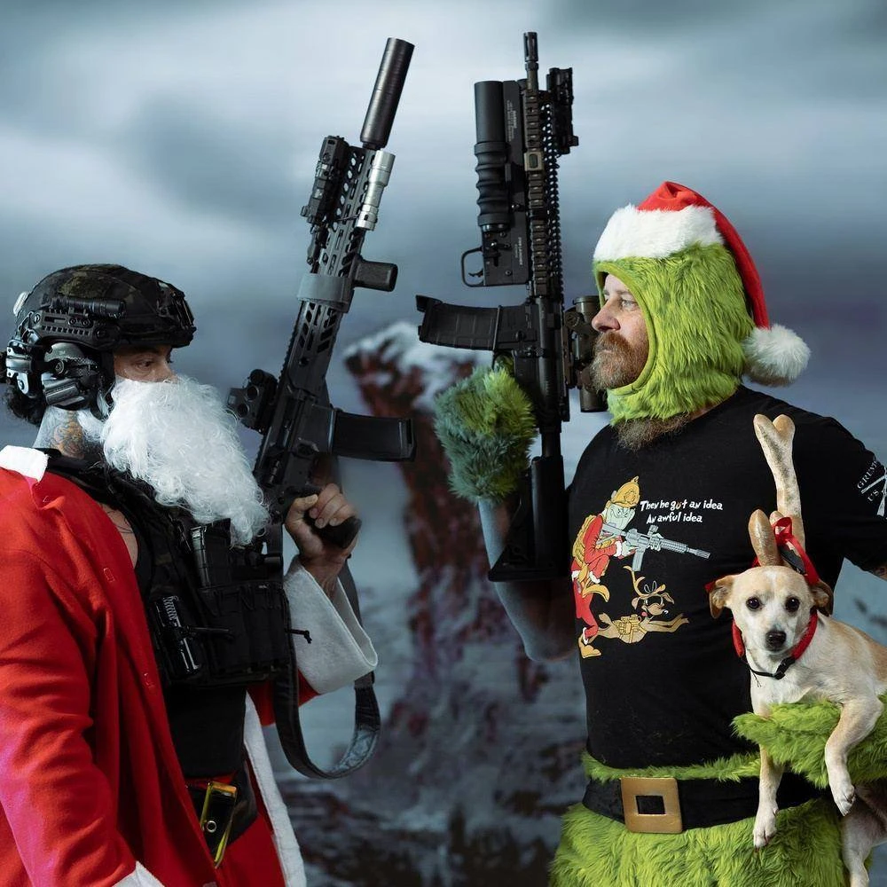 Operator Grinch T-Shirt - Black - Image 4